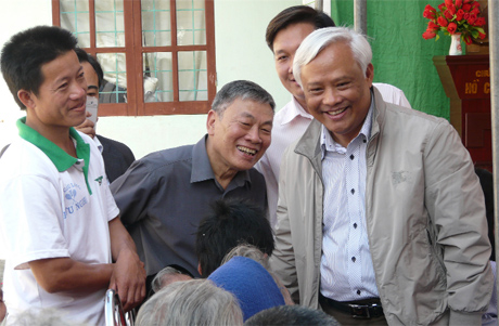 ຊ່ວຍເຫຼືອປະຊາຊົນທີ່ປະສົບກັບຄວາມຫຍຸ້ງຍາກ ໃນໂອກາດບຸນເຕັດ